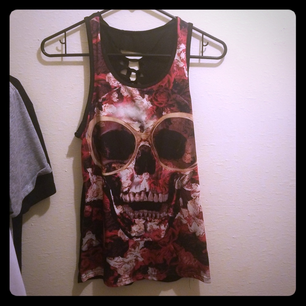 Skull tank